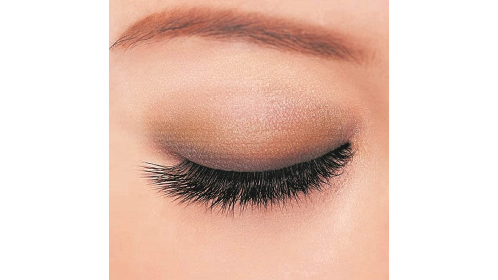 就活メイクのアイシャドウのおすすめ11選 選び方や塗り方のマナーも紹介 就活hack Ob訪問からesの書き方まで就職活動でのハックを公開